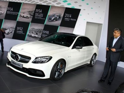 Mercedes-Benz C63 AMG mới chính thức phát hành