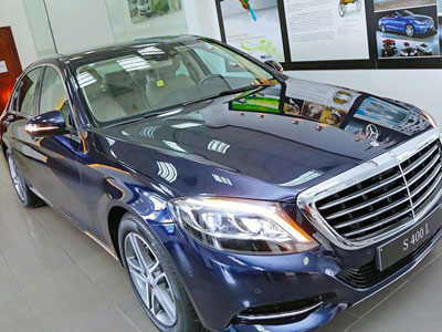 Cận cảnh Mercedes S400L màu độc tại Sài Gòn