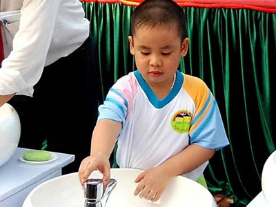 Bệnh hô hấp tăng, tay chân miệng vào mùa