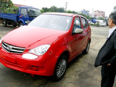 Cận cảnh chiếc ôtô con "made in Vietnam" đầu tiên