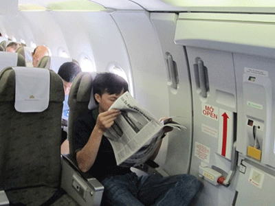 Hành khách bất ngờ mở cửa thoát hiểm máy bay Vietjet tìm…nhà vệ sinh