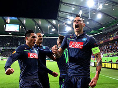 Higuain & Hamsik gieo ác mộng cho Wolfsburg, Napoli đặt sớm vé bán kết Europa League