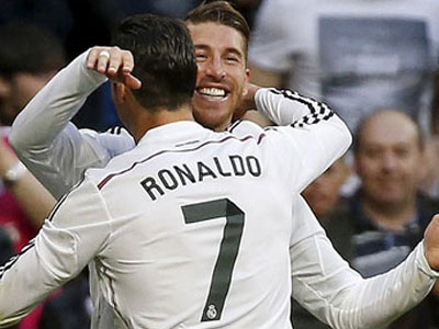 Đánh bại Malaga 3-1, Real bám sát Barca