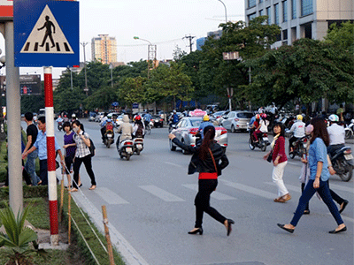 Thót tim ở trạm trung chuyển xe buýt lớn nhất Hà Nội