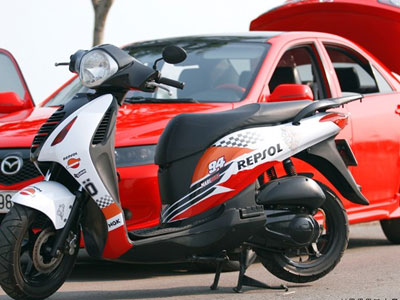 Honda PS độ tem phong cách MotoGP ở Sài Gòn