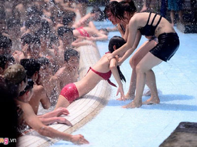 Khi tâm hồn “rách nát” hơn cả bikini