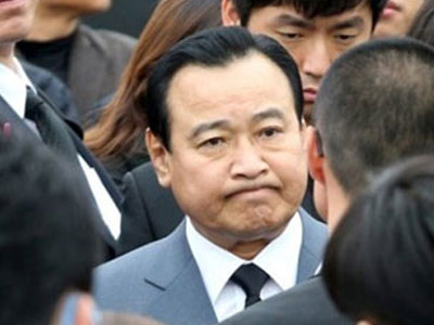 Tổng thống Hàn Quốc yêu cầu điều tra toàn diện vụ quỹ đen