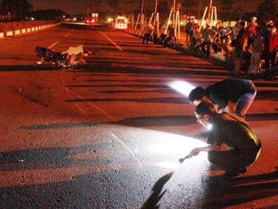 Người dân, công an bắt được tài xế xe tải gây tai nạn chết người rồi bỏ chạy