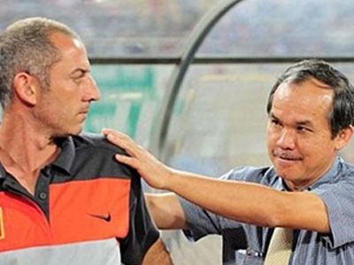 HLV Guillaume: "Bầu Đức chỉ là… CĐV"