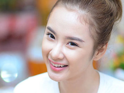 "50 sắc thái"... mũi của Angela Phương Trinh