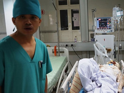 Chuyển người mẹ bỏng toàn thân vì cứu con ra Hà Nội điều trị