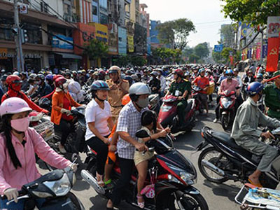 Các ngả đường kẹt cứng trong buổi tổng duyệt mít-tinh 30/4