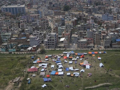 Clip: Thủ đô Nepal tan hoang sau động đất nhìn từ trên cao