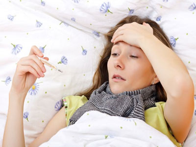 Mẹo giảm sốt đột ngột không dùng thuốc khi đi du lịch