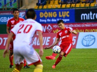 Công Vinh lọt tốp 10 cầu thủ ghi bàn nhanh nhất thế giới