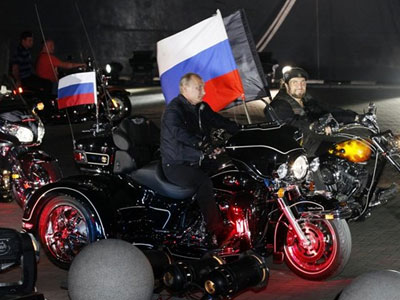 "Đội cận vệ Putin" ấm ức vì bị lính Ba Lan "khám tận quần lót"