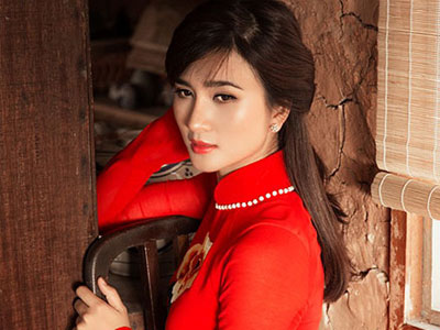 Mỹ nhân "Tuổi thanh xuân" nền nã áo dài dịp lễ 30/4