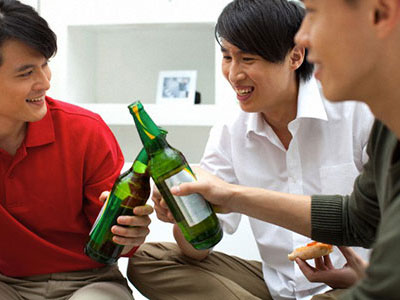 Nghỉ lễ và nỗi sợ mang tên “bạn chồng”