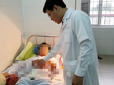 Nhập viện cấp cứu vì tự cắt tinh hoàn