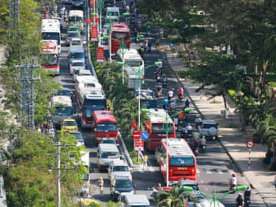 Giao thông Nha Trang "náo loạn" vì du khách