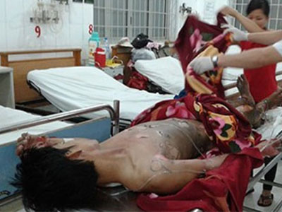 Thôi nôi con, mua xăng đốt vợ