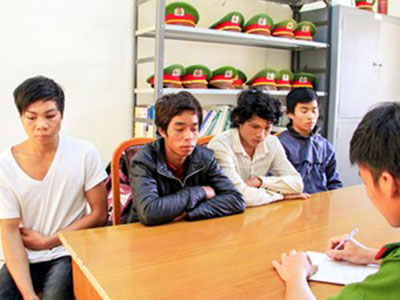 Bốn thanh niên đánh Trưởng công an xã bất tỉnh