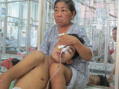 Hàng trăm người bị đả thương nhập viện trong dịp lễ