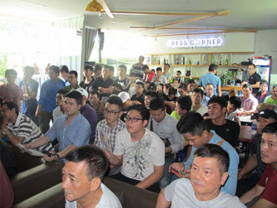 Người Việt Nam đổ ra đường xem TRỰC TIẾP Mayweather - Pacquiao