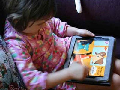 iPad – Thủ phạm khiến trẻ chậm nói như… “Thánh Gióng”