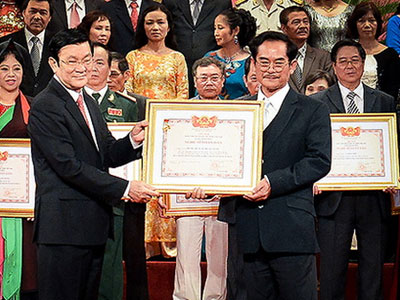 Xót xa trước việc xin truy tặng danh hiệu cho nghệ sĩ Anh Dũng