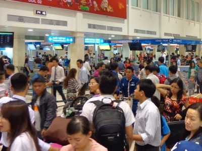 504 chuyến bay bị chậm và hủy trong kỳ nghỉ lễ