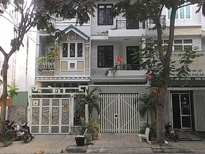 Cả nhà đi ăn, trộm đột nhập lấy gần 600 triệu