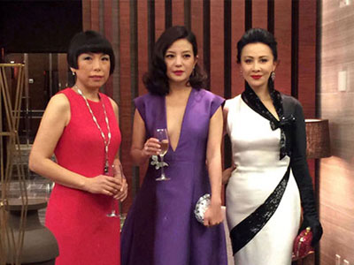 Triệu Vy khoe ngực trên thảm đỏ Met Gala 2015