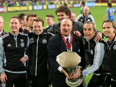 Benitez trước cơ hội đoạt danh hiệu Europa League thứ ba: "Vua đấu cúp" trở lại vũ đài
