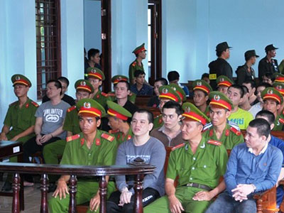 Xử 52 giang hồ miền Tây: Đến tòa trễ do đưa cha đi khám bệnh