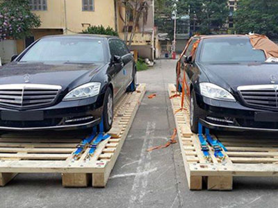 Cặp đôi xe sang bọc thép Mercedes S600 ở Hà Nội