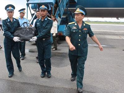 Gia đình lên tiếng về thông tin không phủ Quốc kỳ lên túi đựng di cốt phi công Su-22