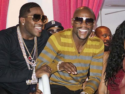 Mayweather đem "núi tiền" đến quậy sinh nhật Chris Brown