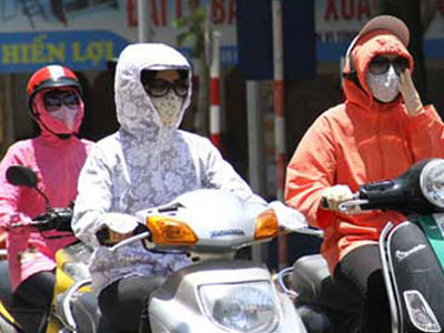 Nắng nóng lan rộng, mưa dông nhiều nơi
