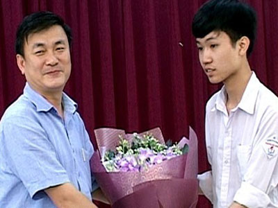 Việt Nam giành 2 huy chương Vàng Olympic Vật lý Châu Á