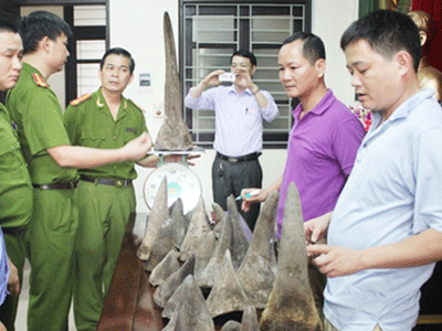 Bắt vụ vận chuyển 37 kg sừng tê giác bằng tàu hỏa