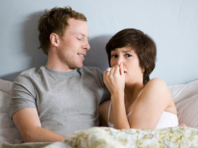 Khổ vì có chồng lười tắm