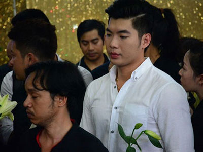 Trương Nam Thành bắt sống kẻ móc túi tại đám tang Duy Nhân