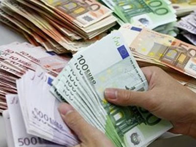 Euro yếu kéo giá vàng lao dốc