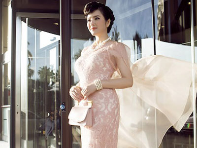 Lý Nhã Kỳ trẻ trung khác lạ đến tham dự show diễn Dior