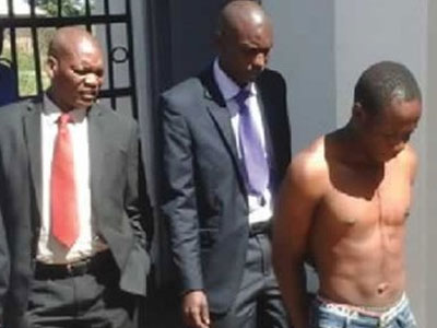 “Sát thủ ma cà rồng” ra hầu tòa vì hút máu 12 phụ nữ ở Zimbabwe