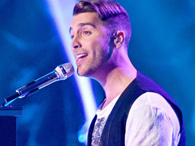Thí sinh lớn tuổi nhất đăng quang American Idol 2015