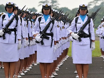 Hôn thê của quân nhân Indonesia bị khám trinh trước khi cưới?