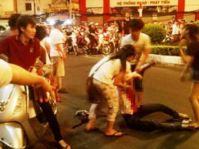Không ai dám can ngăn kẻ sát hại 2 thanh niên ở Sài Gòn