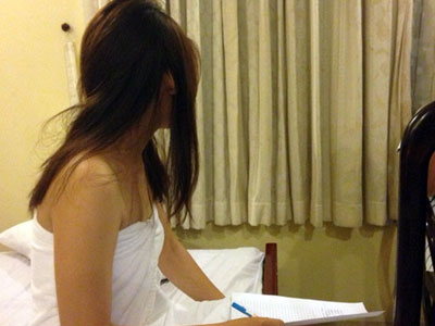Giới buôn chân dài: Đấu đá trong cuộc chiến "máu trong sữa"
